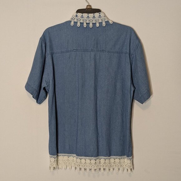 UPPER WEST SIDE Blue Chambray, Lace Trim, Short Sleeve Button Shirt; Size M - Picture 2 of 6